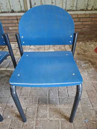 Ca. 27x Stapelbare kantinestoel